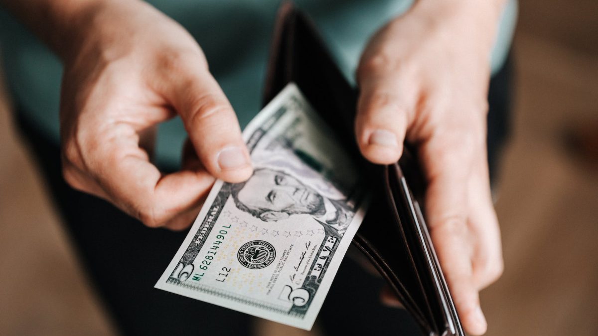 renegociere obligatorie a salariului minim in 2024